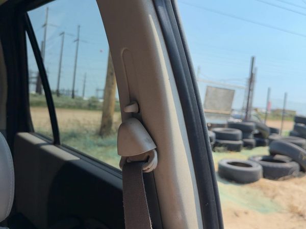 2002-2007 Saturn Vue Redline Driver Left Upper B-Pillar Trim Gray 17D — photo 2