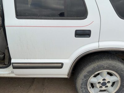 1998 Blazer S10/jimmy S15 Rear Door LH White 50U