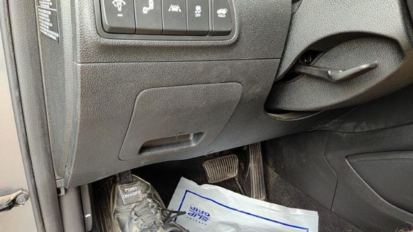 16-18 Hyundai Tucson Lower Dash Under Column Knee Bolster Trim Panel Black Try — photo 3