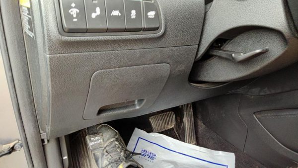 16-18 Hyundai Tucson Lower Dash Under Column Knee Bolster Trim Panel Black Try — photo 2