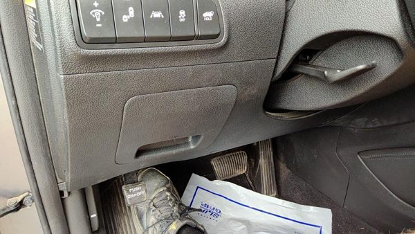 16-18 Hyundai Tucson Lower Dash Under Column Knee Bolster Trim Panel Black Try — photo 1