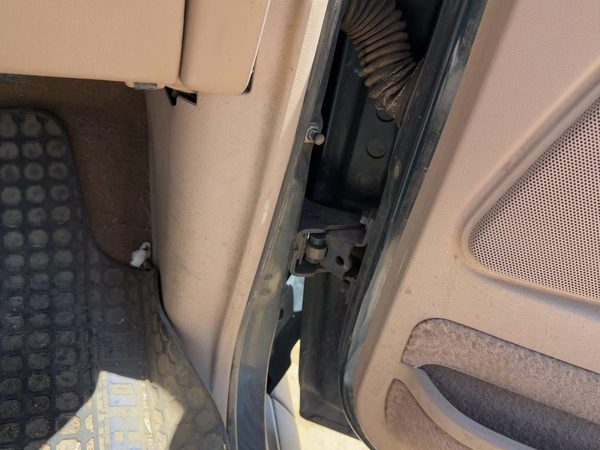 91-94 Ford Explorer 2 Dr Passenger Right Lower Kick Trim Panel OEM Tan — photo 5