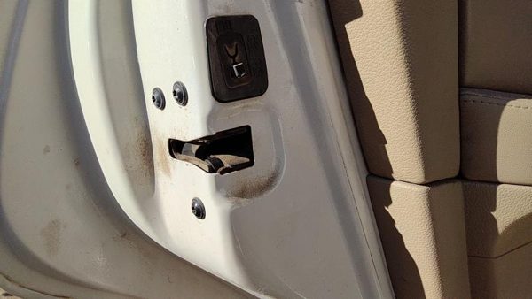 2007-2017 Lincoln Navigator Driver Left Rear Door Latch With Rods/Cables Back — photo 3