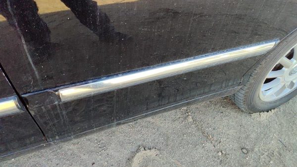 04-05 Hyundai Xg350 Driver Left Rear Moulding From Door Back Trim Strip Black — photo 6