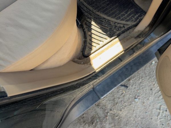 06 X5 Passenger Right Rear Lower Sill Plate Step Trim Panel Oem Light Beige E53 — photo 2