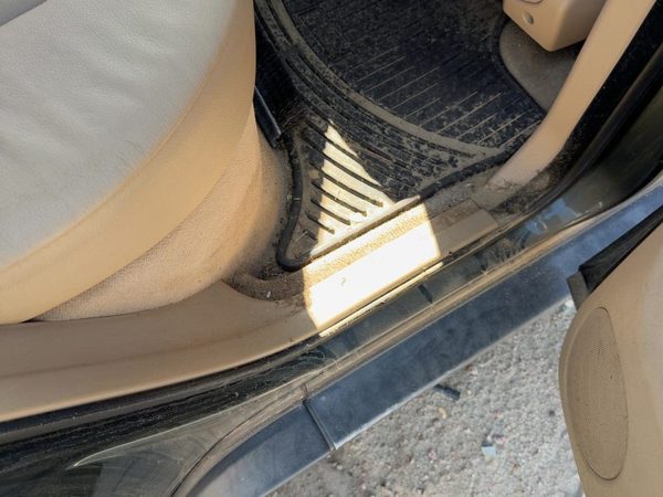06 X5 Passenger Right Rear Lower Sill Plate Step Trim Panel Oem Light Beige E53 — photo 3