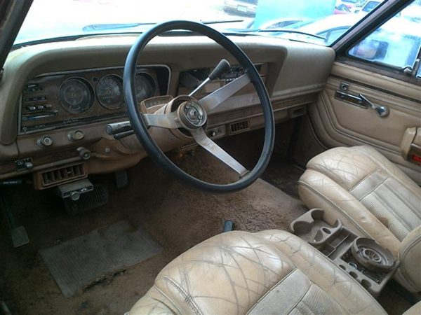 1981 Jeep Wagoneer — vehicle photo 4