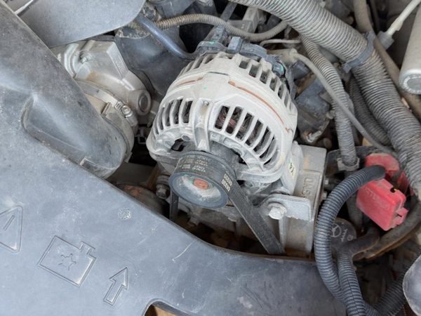 2005-2006 Chevy Suburban 1500 Alternator 5.3L 15128978 — photo 4