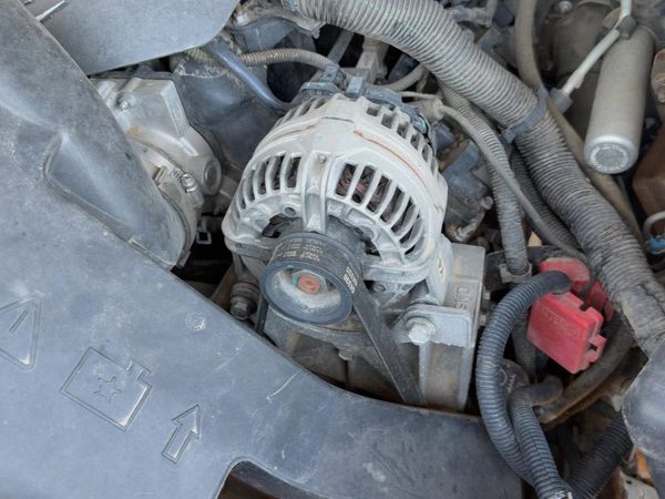 2005-2006 Chevy Suburban 1500 Alternator 5.3L 15128978 — photo 3