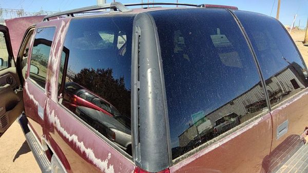 1999 GMC Yukon Quarter Panel Moulding LH Driver Left Rear Upper On OEM — photo 3