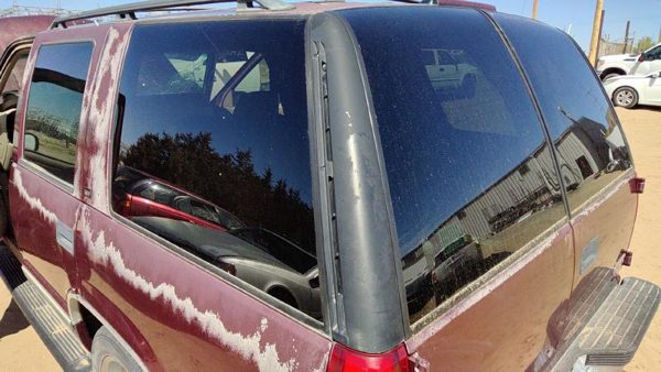 1999 GMC Yukon Quarter Panel Moulding LH Driver Left Rear Upper On OEM — photo 2