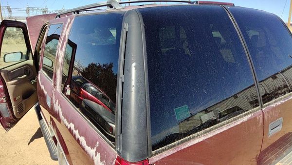 1999 GMC Yukon Quarter Panel Moulding LH Driver Left Rear Upper On OEM — photo 4