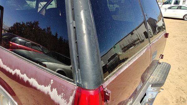 1999 GMC Yukon Quarter Panel Moulding LH Driver Left Rear Upper On OEM — photo 5