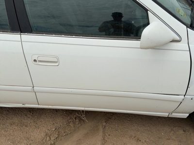 2000 Toyota Camry Front Door RH White 040