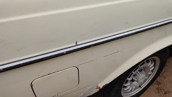 1979-1985 Mercedes 300Td Passenger Right Rear Moulding On Quarter Panel Oem — photo 4