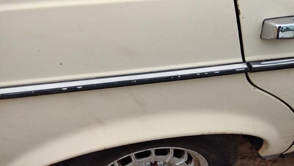 1979-1985 Mercedes 300Td Passenger Right Rear Moulding On Quarter Panel Oem — photo 7