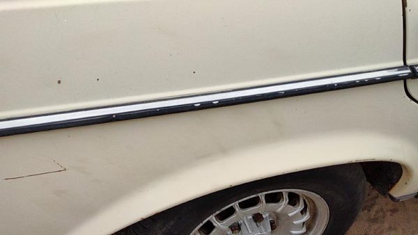 1979-1985 Mercedes 300Td Passenger Right Rear Moulding On Quarter Panel Oem — photo 6
