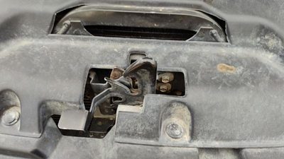 1999-2001 Chevy Silverado 2500 Hd Hood Latch Assembly With Bracket Oem 88980512