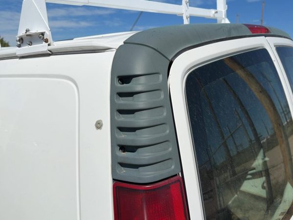 96-02 Chevy Express 2500 Driver Left Rear Moulding On Quarter Panel Oem 135" Wb — photo 4