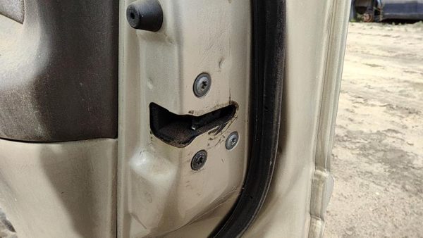 2000-2001 Nissan Maxima Passenger Right Front Door Latch With Rods/Cables Oem — photo 2