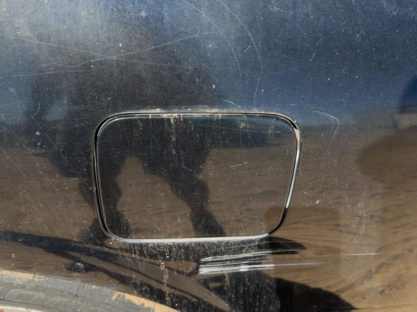 96 Nissan Maxima Fuel Tank Door With Hinge Gas Lid Oem Filler 4-Door Sedan Black — photo 4