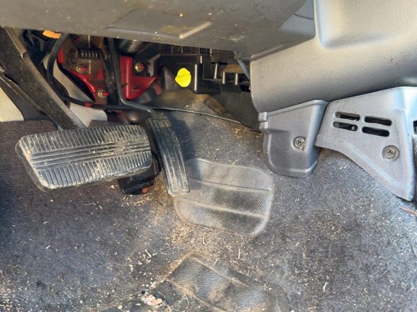 90-95 Nissan Pathfinder Gas Pedal Assembly Accelerator 3.0L OEM — photo 1