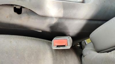 95-99 Chevy Suburban Driver Left Front Seat Belt Buckle Receiver Oem Gray 132