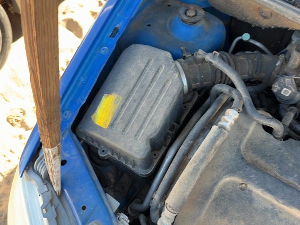 04-08 Aveo Complete Air Intake Cleaner Filter Box Housing With Tube Oem 1.6L — photo 2