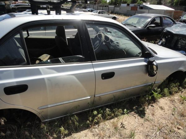 2002 Hyundai Accent — vehicle photo 5
