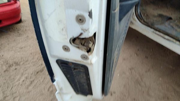 88-00 Chevy Silverado 1500 Driver Left Front Door Latch With Rods/Cables Oem — photo 4