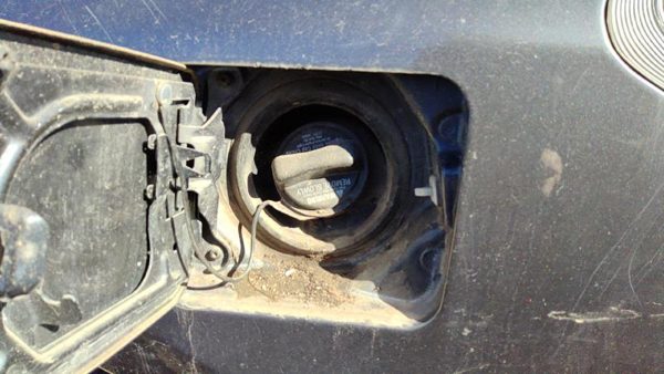 2007-2012 Nissan Altima Fuel Filler Neck Assembly With Gas Cap Oem Hybrid — photo 2