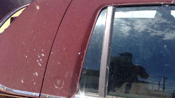 93 Cadillac Fleetwood Passenger Right Rear Vent Window Back Door Glass Wh Frame — photo 7