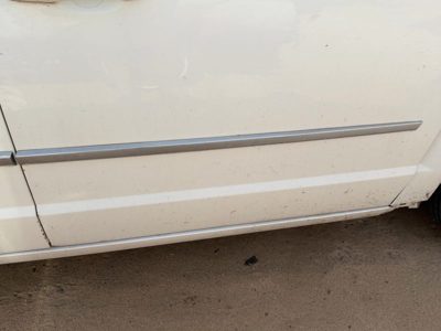 10-16 Town & Country Passenger Right Front Moulding From Door Oem Trim Strip