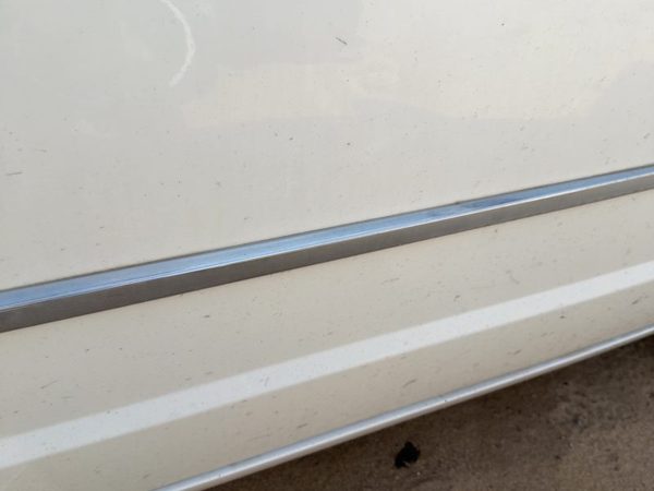 10-16 Town & Country Passenger Right Front Moulding From Door Oem Trim Strip — photo 5