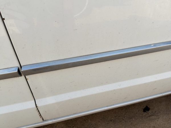 10-16 Town & Country Passenger Right Front Moulding From Door Oem Trim Strip — photo 4