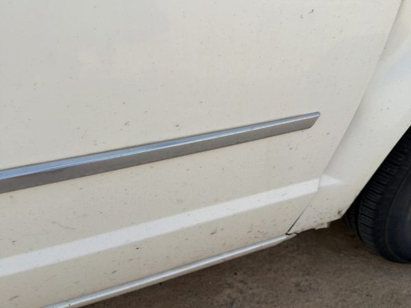 10-16 Town & Country Passenger Right Front Moulding From Door Oem Trim Strip — photo 6