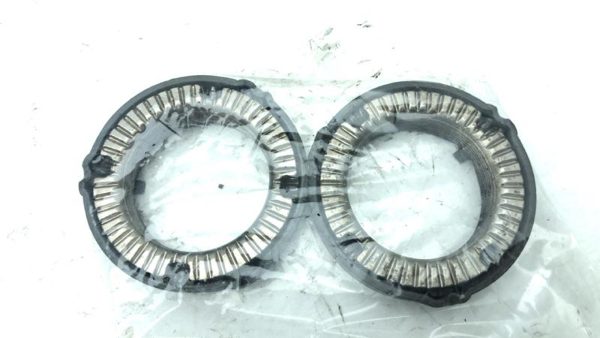 99-02 Ford F350 Set of SPINDLE NUTS Left and Right Rear Hub 10.50 ring gear SRW — photo 1