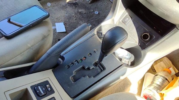 2011 Toyota Rav-4 Floor Shifter Lever Assembly Shift Unit Automatic Transmission — photo 2