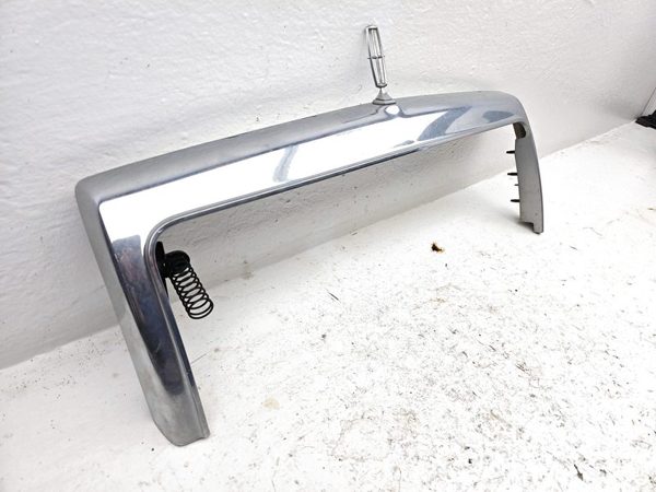 1993-1994 Lincoln Town Car Grille Surround Molding Chrome With Hood Ornament Oem — photo 2