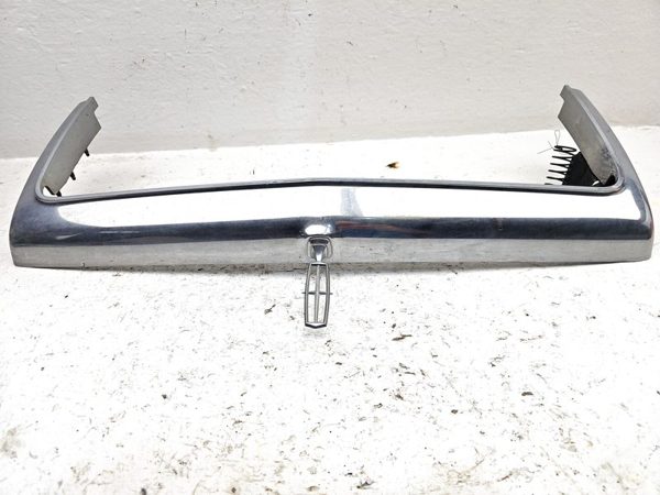 1993-1994 Lincoln Town Car Grille Surround Molding Chrome With Hood Ornament Oem — photo 5