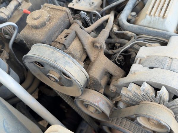 1986-1991 Olds 88 Power Steering Pump With Mount Bracket Oem 3.8L — photo 2