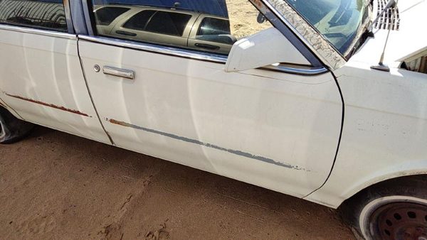 1987 Oldsmobile Cutlass Ciera Front Door RH White — photo 2