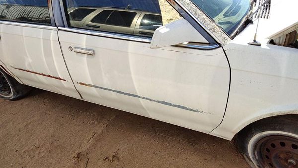 1987 Oldsmobile Cutlass Ciera Front Door RH White — photo 1