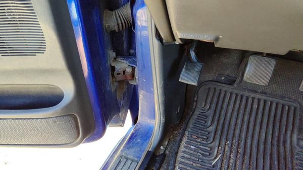 2004-2011 Ford Ranger Driver Left Lower Kick Trim Panel Oem Black Rf — photo 2