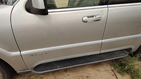 2003 Lincoln Aviator Front Door LH Silver Jp — photo 4