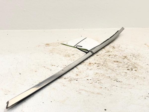 1971 Datsun Nissan 240Z Driver Left Chrome Door Window Sweep Trim Oem — photo 5