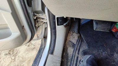 2005-2010 Jeep Grand Cherokee Driver Left Lower Kick Trim Panel Oem Gray D1