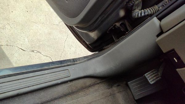 2009-2017 Chevy Traverse Driver Left Lower Kick Trim Panel Oem Gray — photo 1