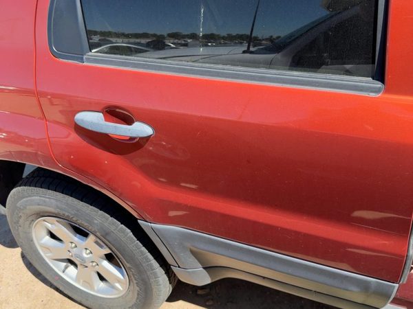 2006 Ford Escape Rear Door RH Orange Gw — photo 1