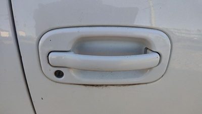 00-06 Chevy Suburban Passenger Right Front Outside Door Handle 50U Summit White